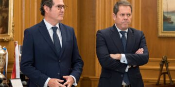 Garamendi aboga por una gestión sin intereses mientras Cuerva defiende a las pymes en el debate empresarial